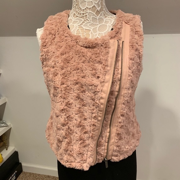 Women’s Faux Fur Vest with Asymmetrical Zipper – Blush Pink - Picture 1 of 5